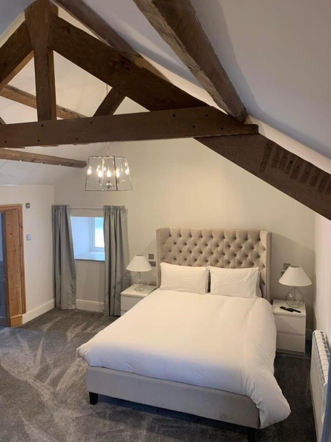 Woodlands Hall Hotel 3*